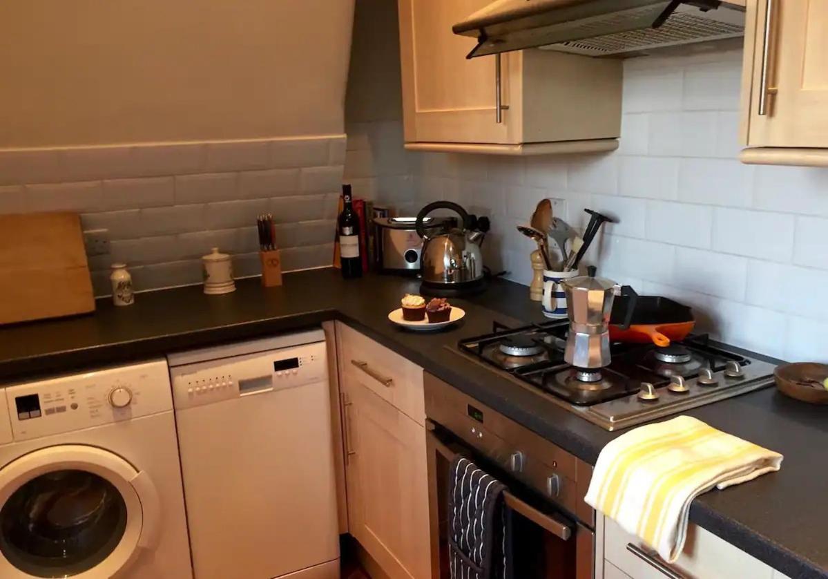 Stylish Floor 1 Bed Flat In West Hampstead * Londra